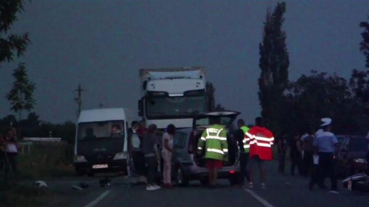 Un nou accident pe DN2 "Drumul morții", duminică seară. Trafic parțial blocat