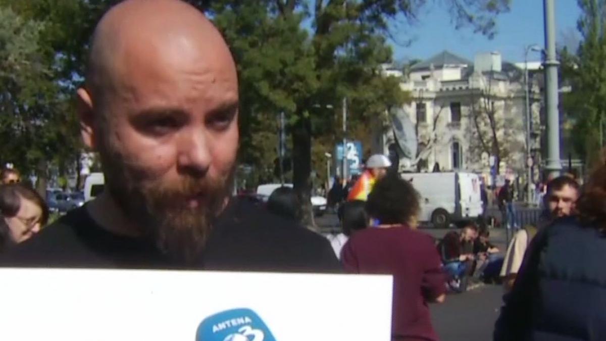 prima casatorie gay a fost oficiata in romania evenimentul a avut loc la ambasada angliei