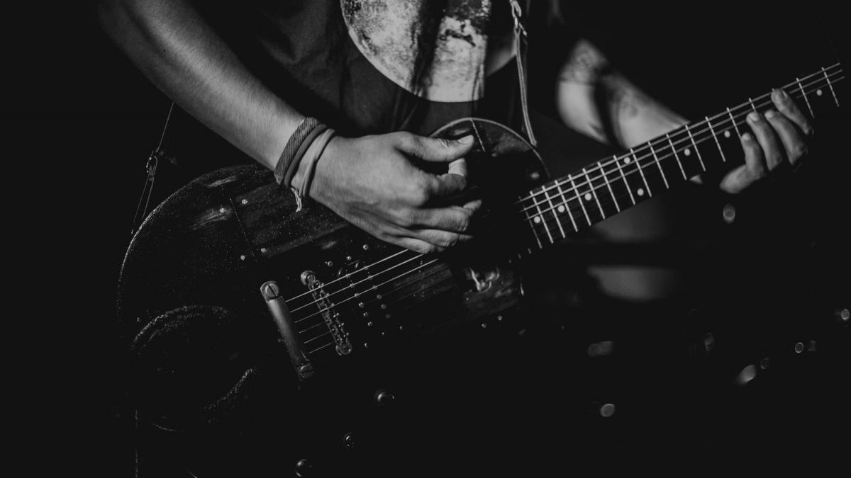 veste socanta o legenda a muzicii rock a murit