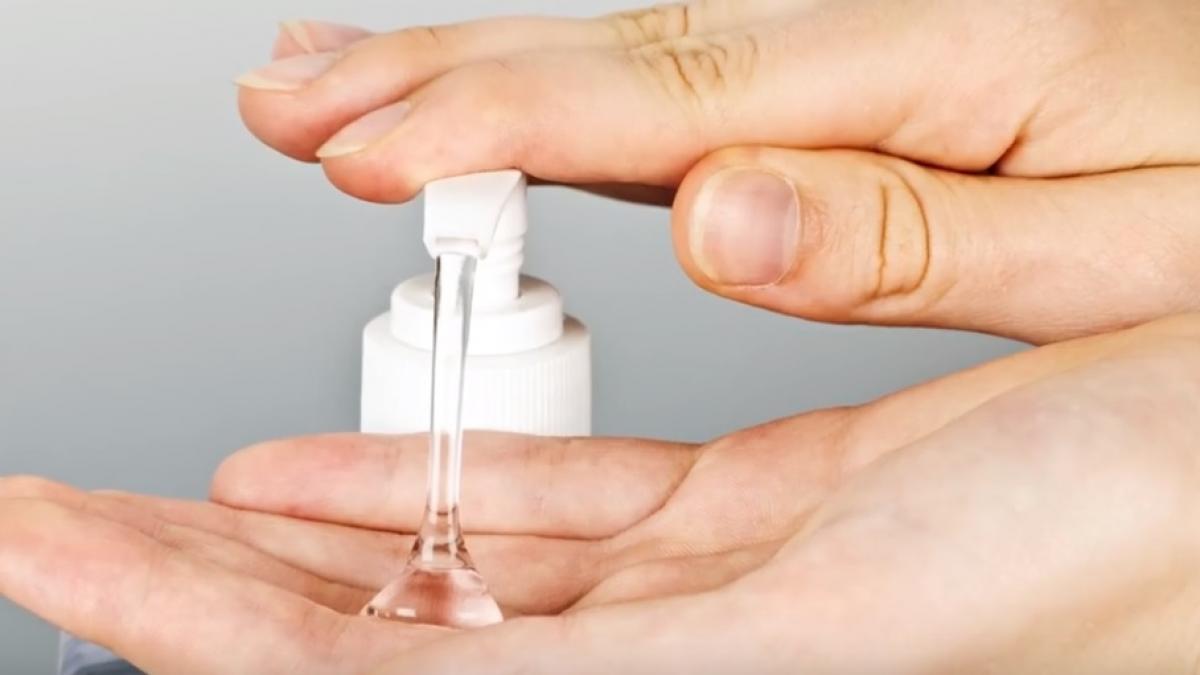 motivul pentru care nu trebuie sa folosesti dezinfectant pentru maini cat de nociv este pentru