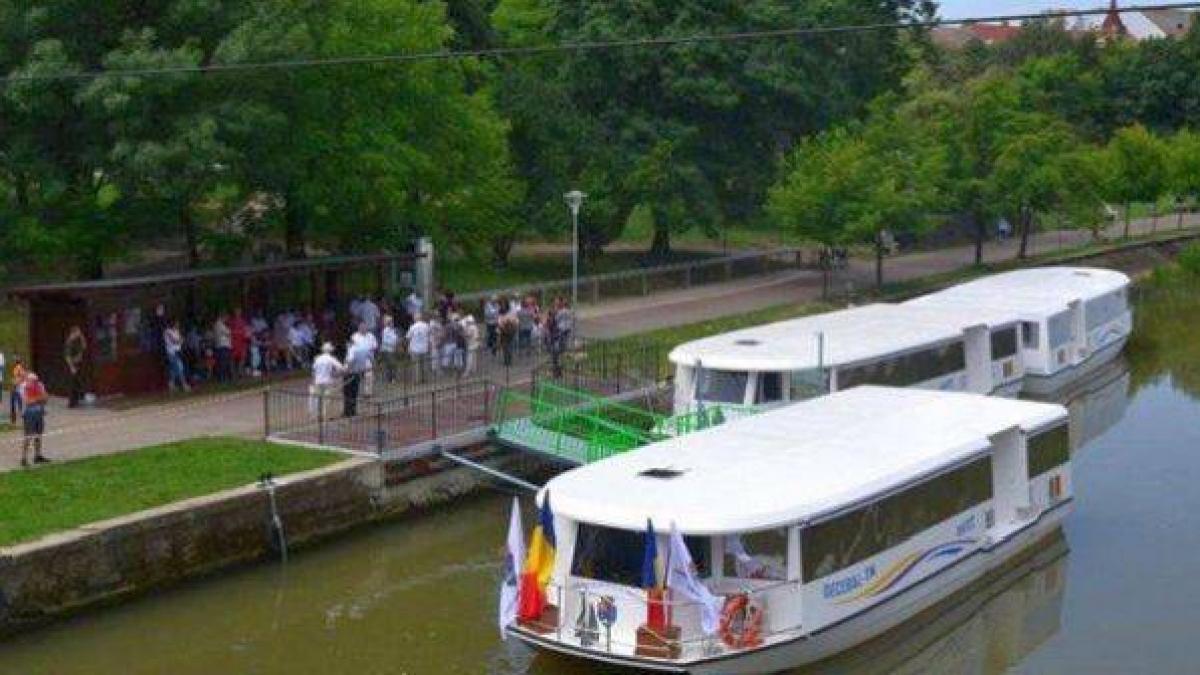 premiera in romania primul oras cu transport public pe apa