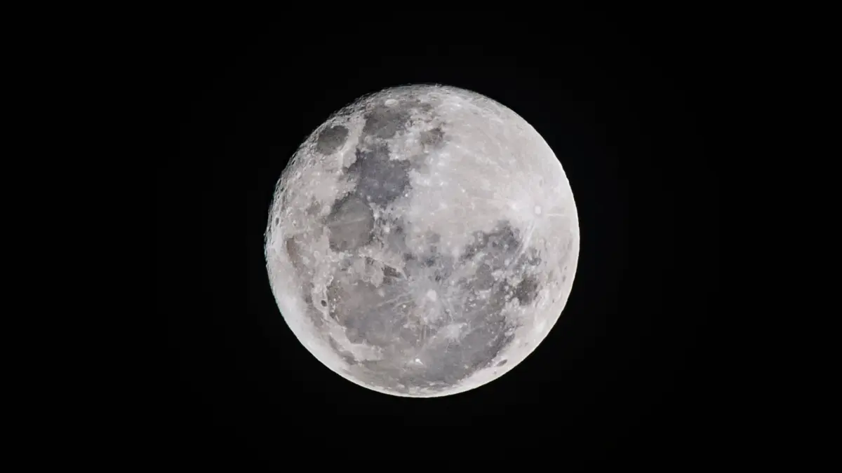 familia aceasta a fost lasata 46 de ani pe luna nimeni nu a stiut asta multa vreme dar s a gasit