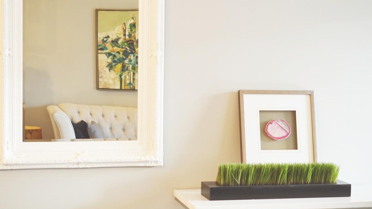 motivul uluitor pentru care trebuie sa iti acoperi oglinzile din casa