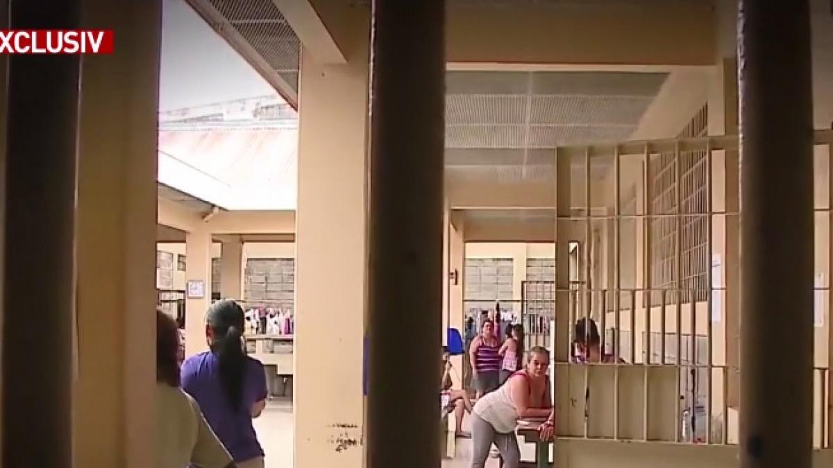 sinteza zilei imagini soc cu inchisoarea in care sunt incarcerate elena udrea si alina bica