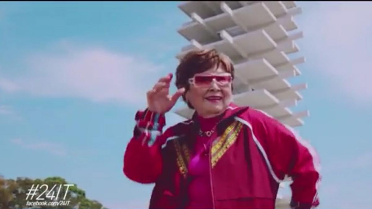 24 it telefonul care face poza cand arati cel mai bine