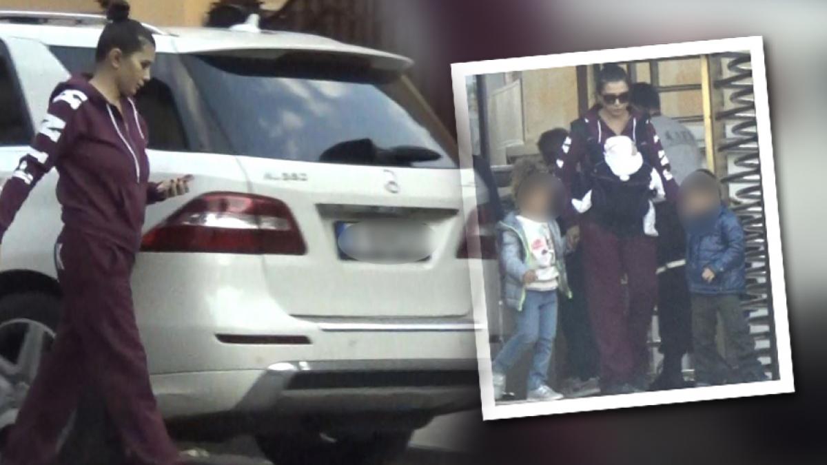 cu trei copii viata nu i usoara ce eforturi face elena basescu pentru a fi mama perfecta