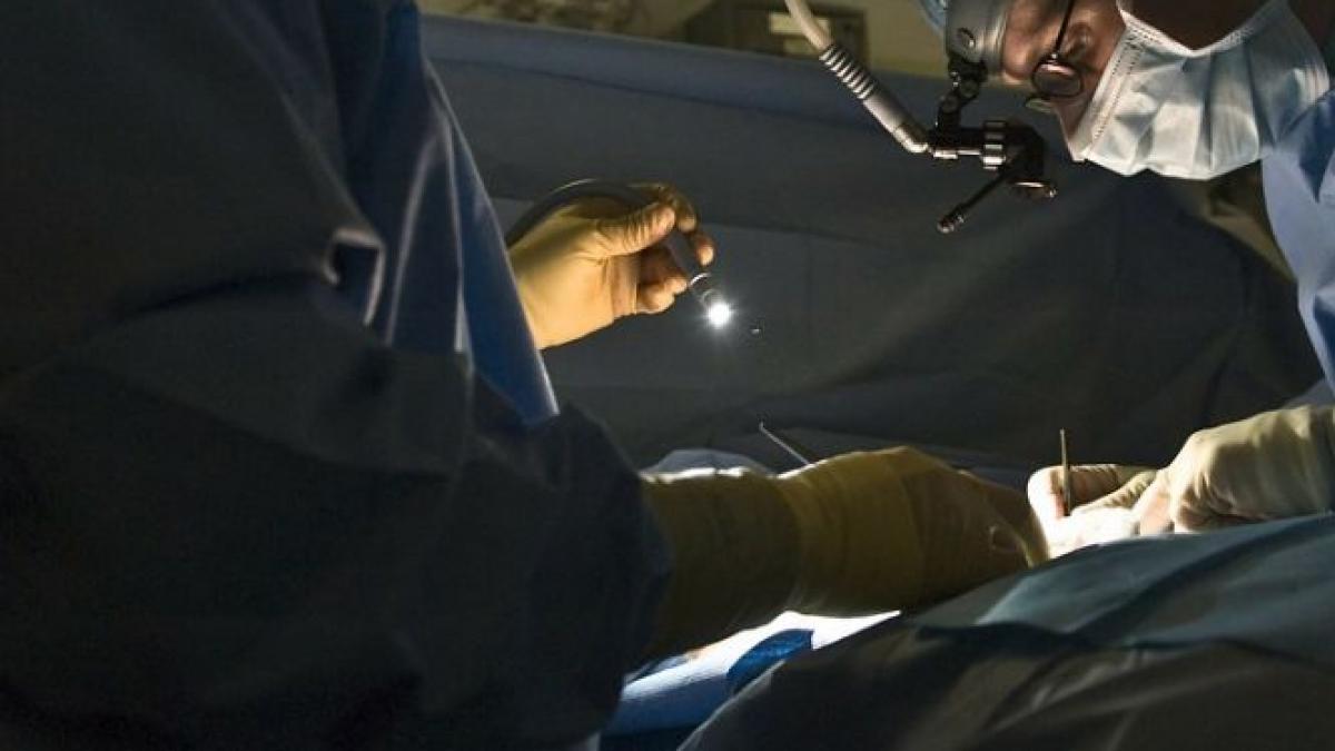 scandal urias la spitalul de urgenta din craiova ce a facut un medic in timp ce avea pacient pe