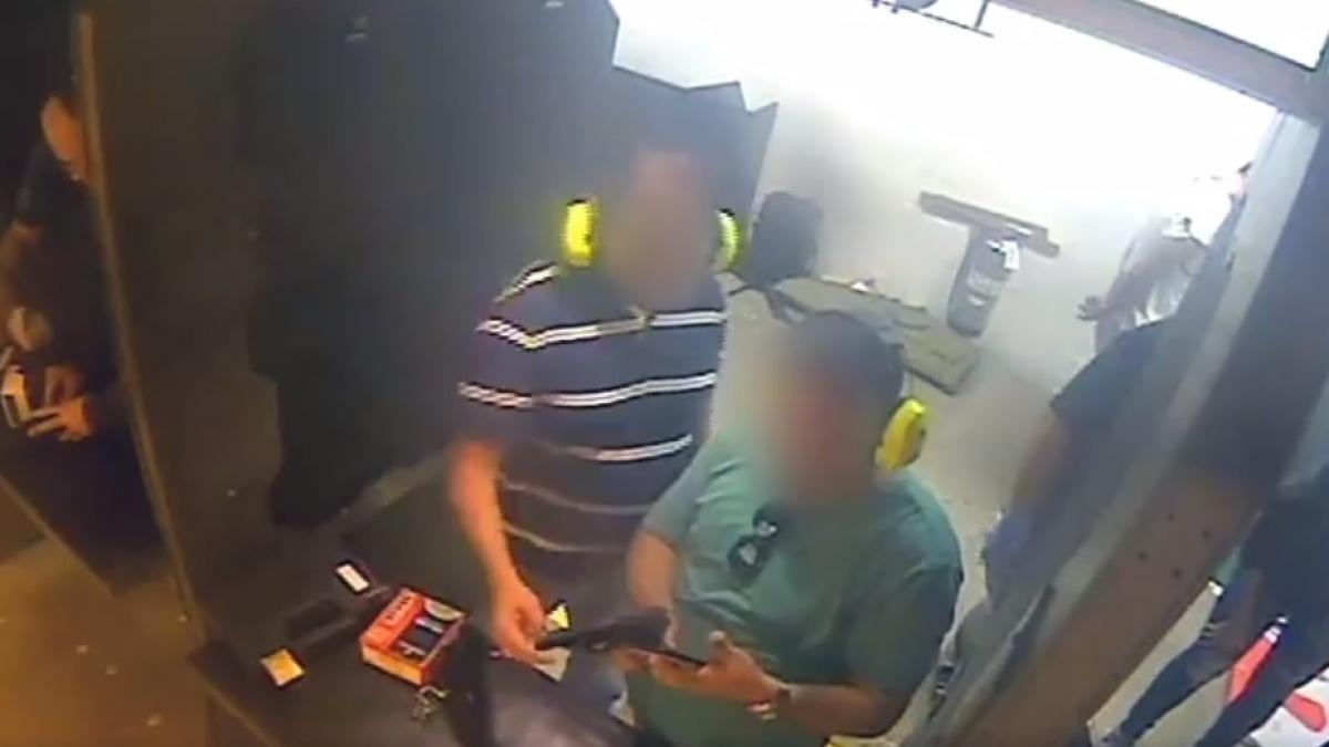 scene socante intr un poligon un barbat i a pus pistolul la tampla unui prieten motivul i a socat