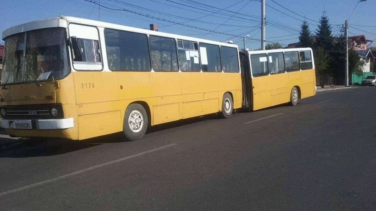 un autobuz dintr un mare oras din romania s a rupt in jumatate in plina strada