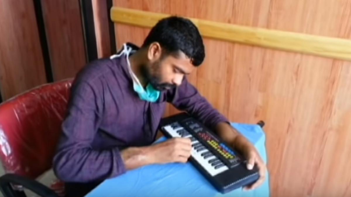 a suferit un transplant de maini dar si a revenit spectaculos imagini incredibile la numai un an de