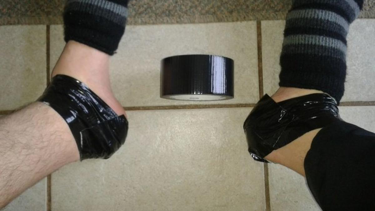 si a lipit banda adeziva pe picioare s a incaltat si a plecat la plimbare de ce trebuie sa faci si