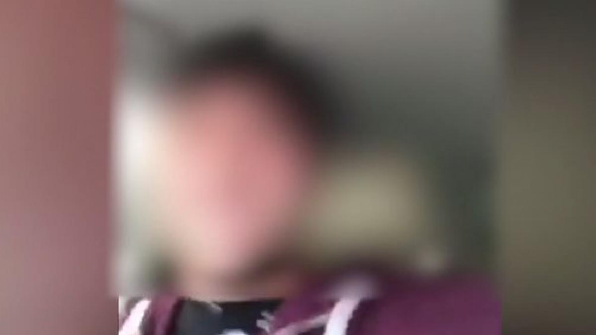 un sofer a aparut live pe facebook in timp ce conducea si se droga