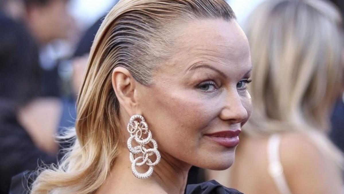 pamela anderson a ajuns in carje la 51 de ani ce s a intamplat cu una dintre cele mai sexy femei