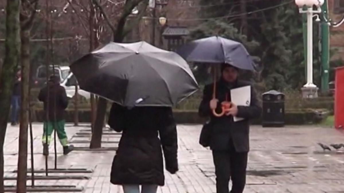 atentionare meteo cod portocaliu de vant puternic in mai multe judete din tara