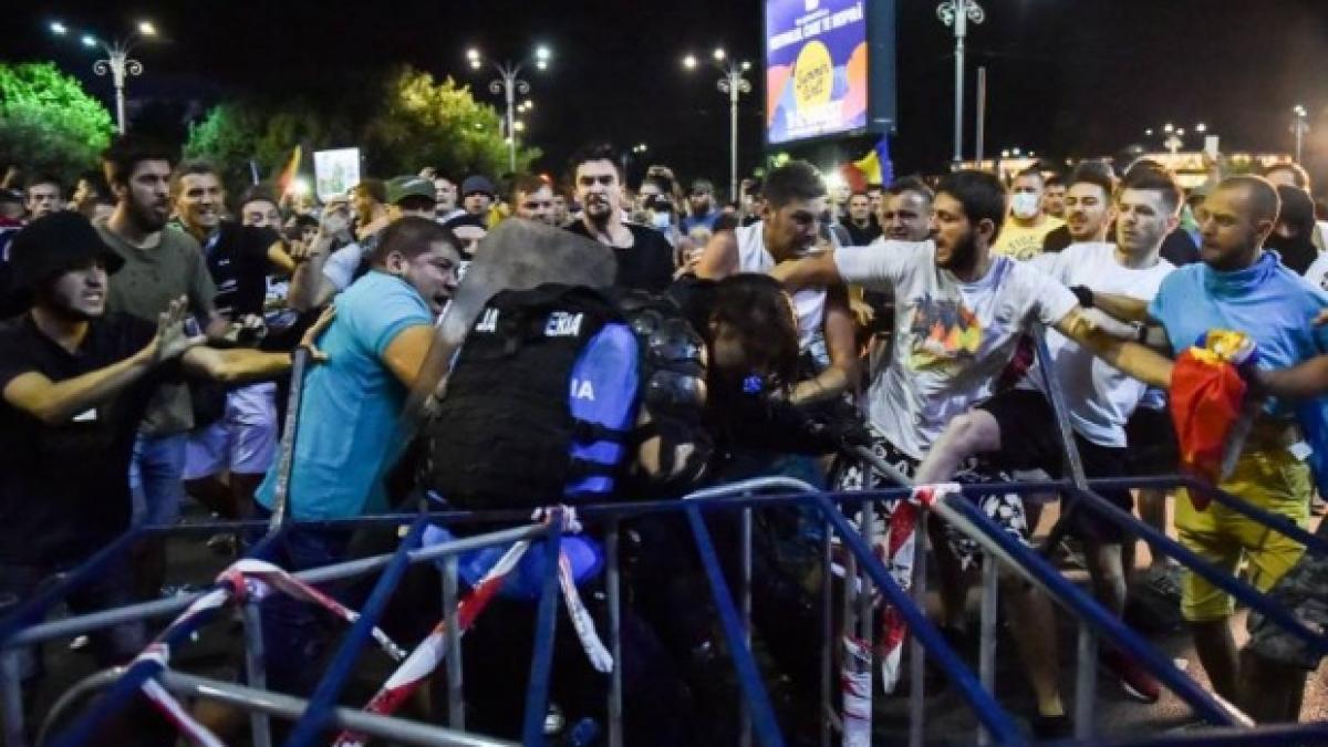 perchezitii in dosarul in care mai multi jandarmi reclama ca au fost agresati la protestul din 10