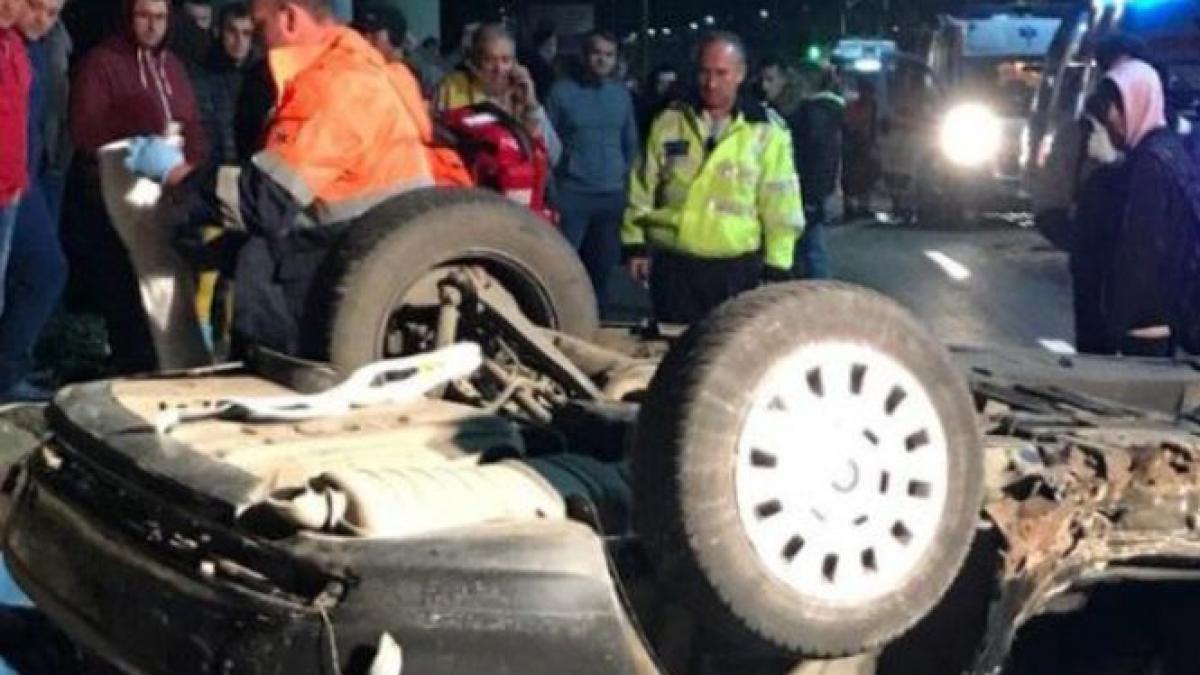 tragedie la arad doi tineri au murit dupa ce au sarit cu bmw ul de pe un pod rasturnandu se de mai