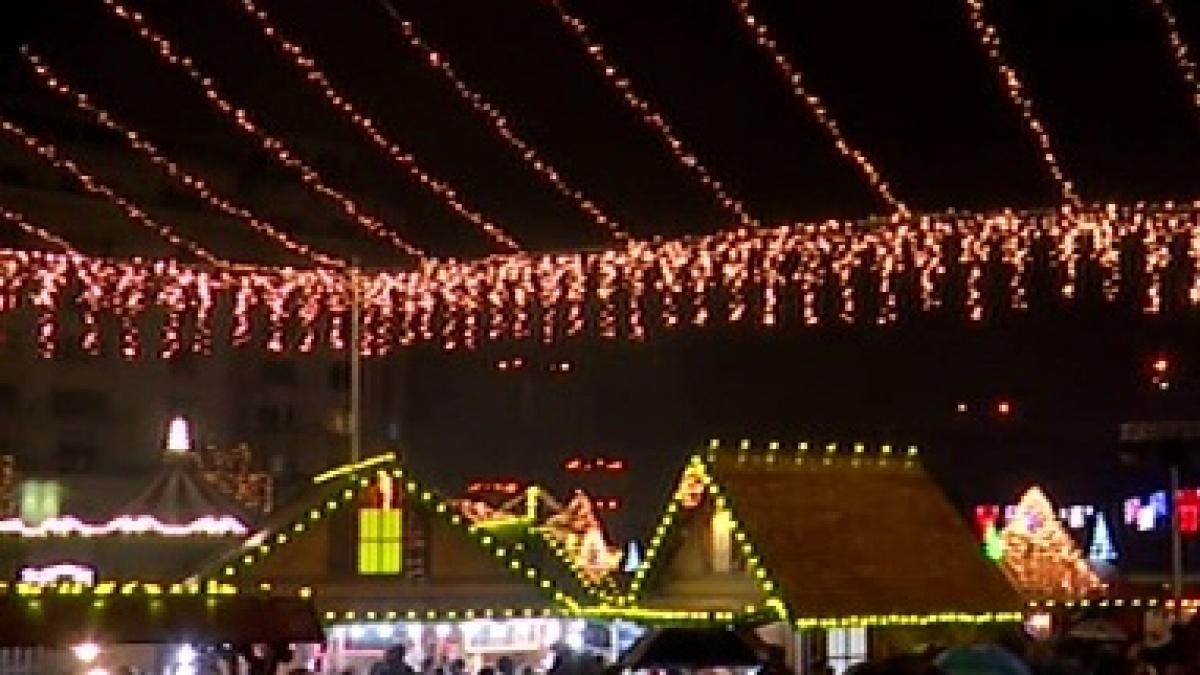 au inceput sa se monteze luminitele de craciun in capitala ornamentele au culorile tricolorului
