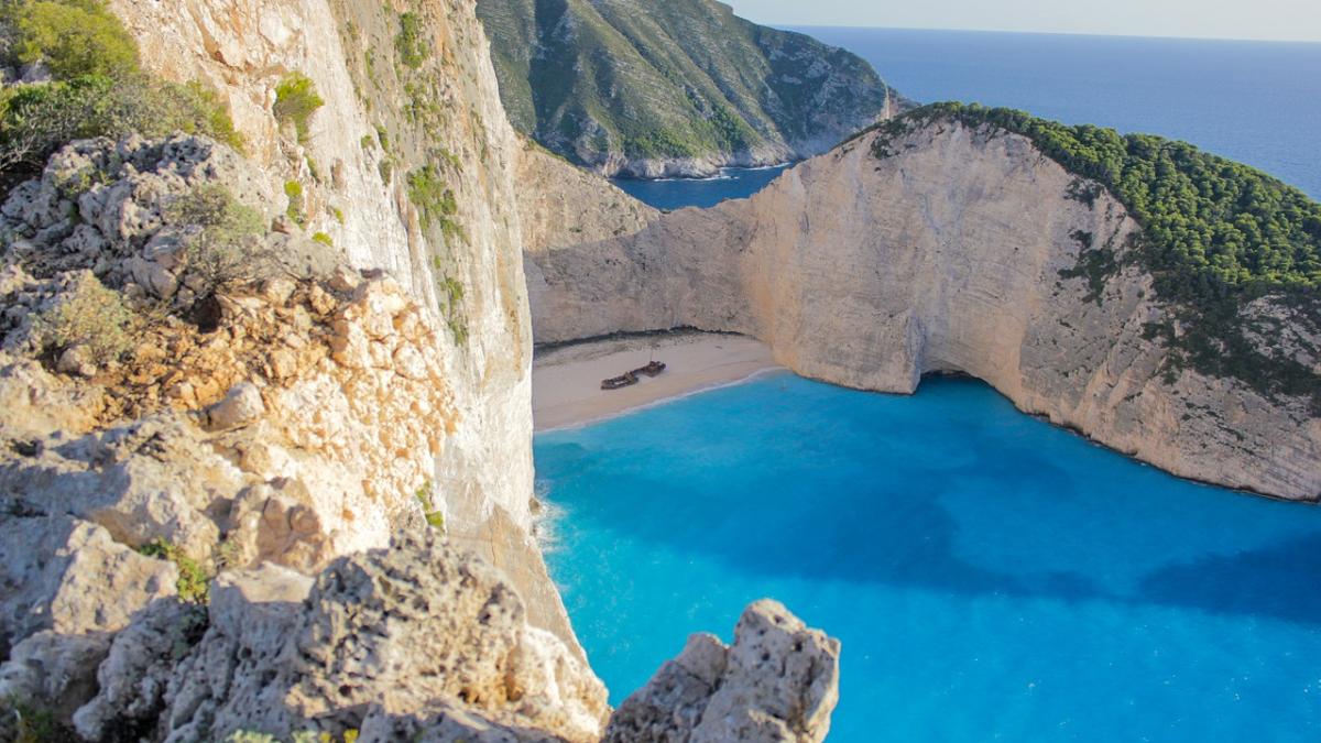 insula greceasca zakynthos s a deplasat trei centimetri in urma cutremurului de vineri