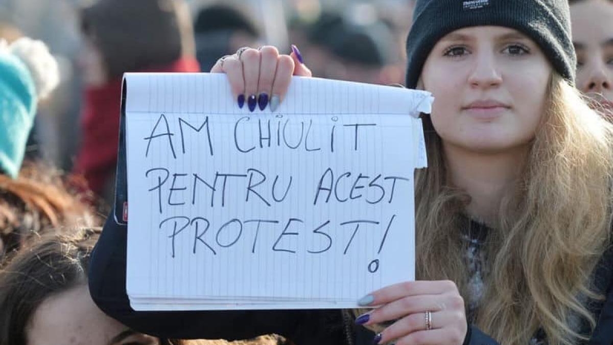 unul dintre simbolurile protestelor rezist a murit smaranda avea doar 18 ani
