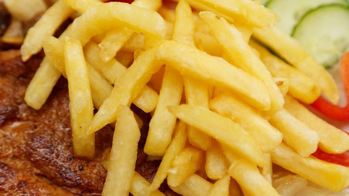 video delicios cum sa faci cartofi prajiti ca cei de la fast food