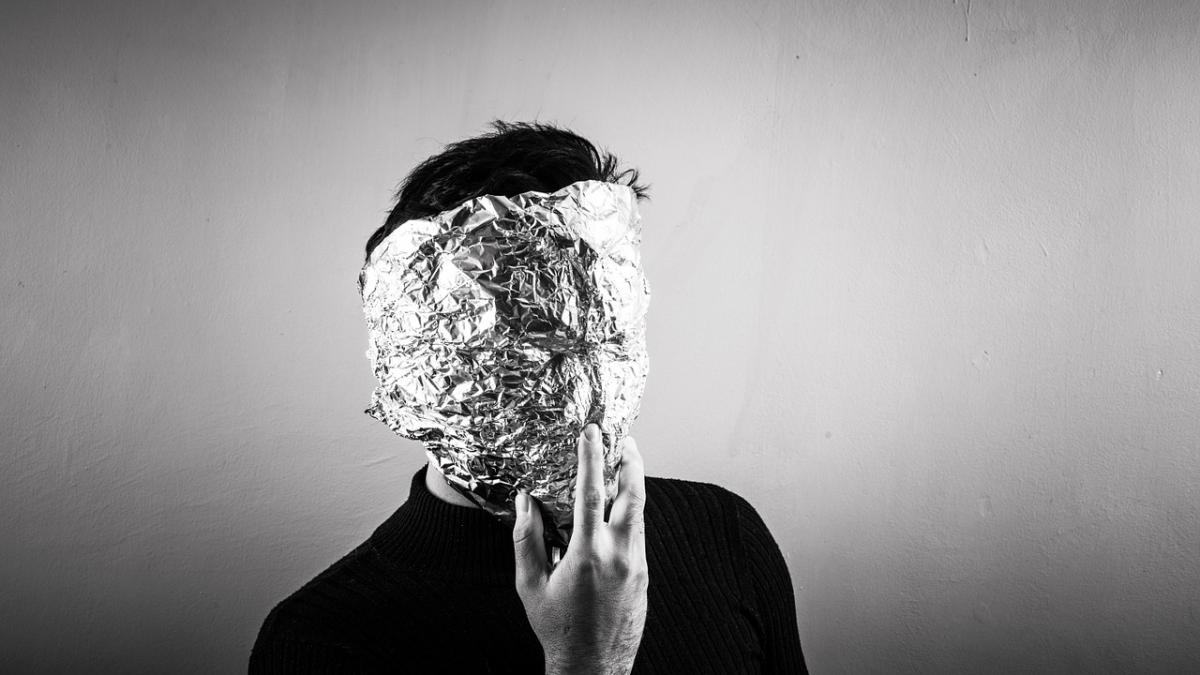 ce boli poti trata cu folia de aluminiu lidia fecioru se inveleste cu partea lucioasa pe piele si