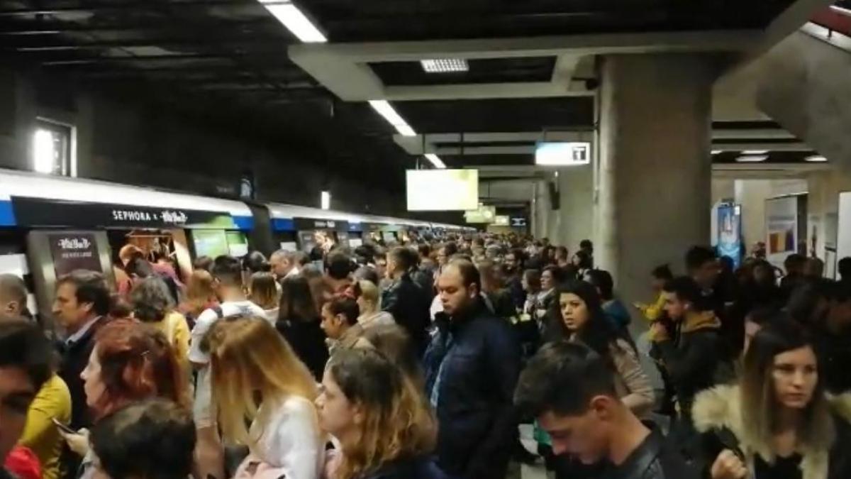 Another incident at the subway in Bucharest. Underground traffic is delayed