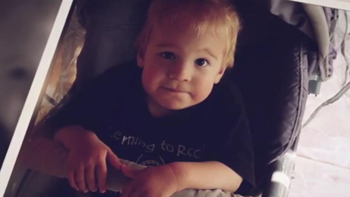 medicul chirurg anchetat dupa moartea unui baietel continua sa profeseze