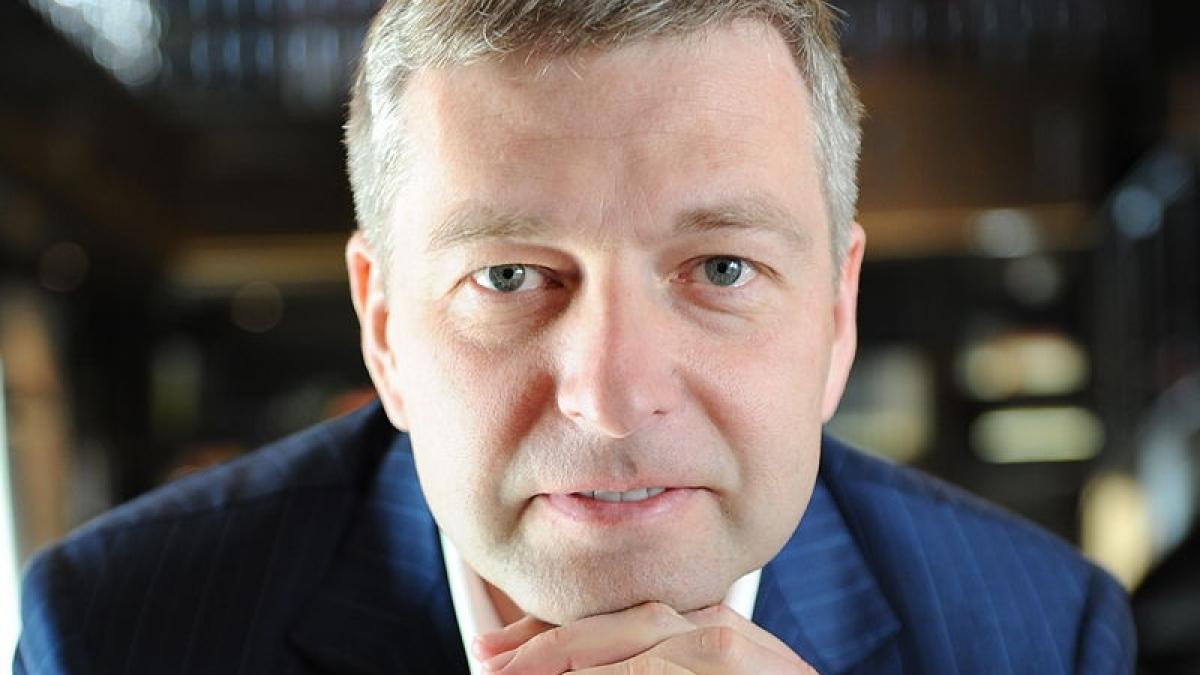 echipa a fost umilita in liga campionilor iar patronul tocmai a fost arestat 1 4 miliarde mascate