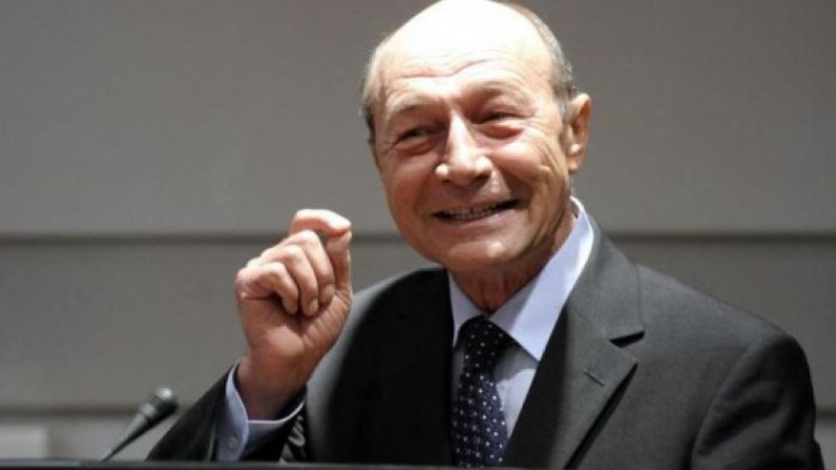 Romania's former president, Traian Basescu, left without Moldovan citizenship