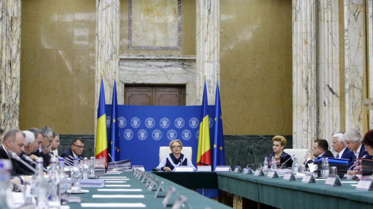 distinctii nationale si medalii de onoare acordate cu ocazia centenarului marii uniri