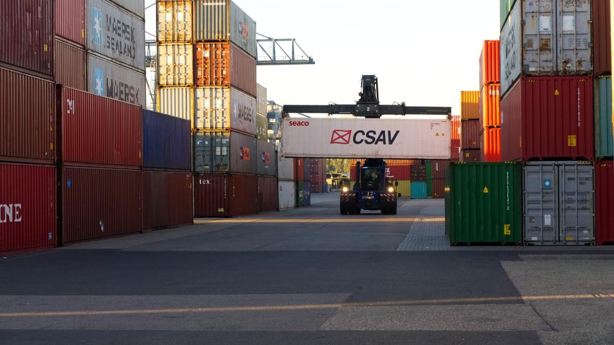 modalitatea prin care romanii isi construiesc o casa rapid si ieftin nimeni nu se astepta la asa