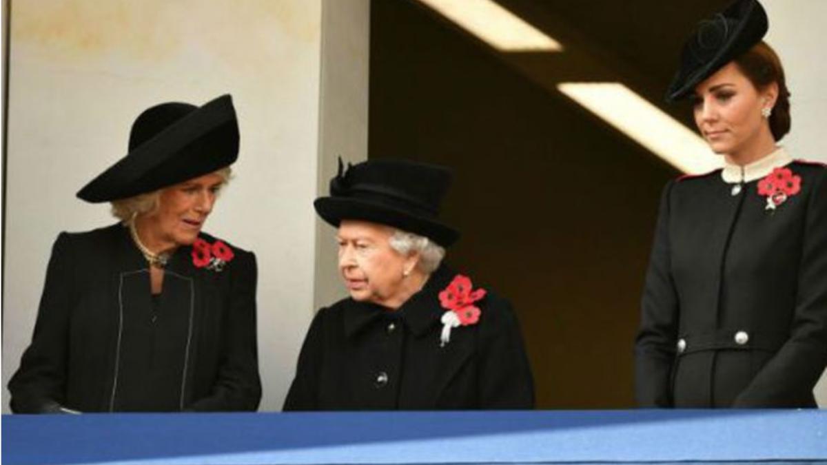 de ce n a stat meghan langa kate si regina la balconul regal la evenimentul recent