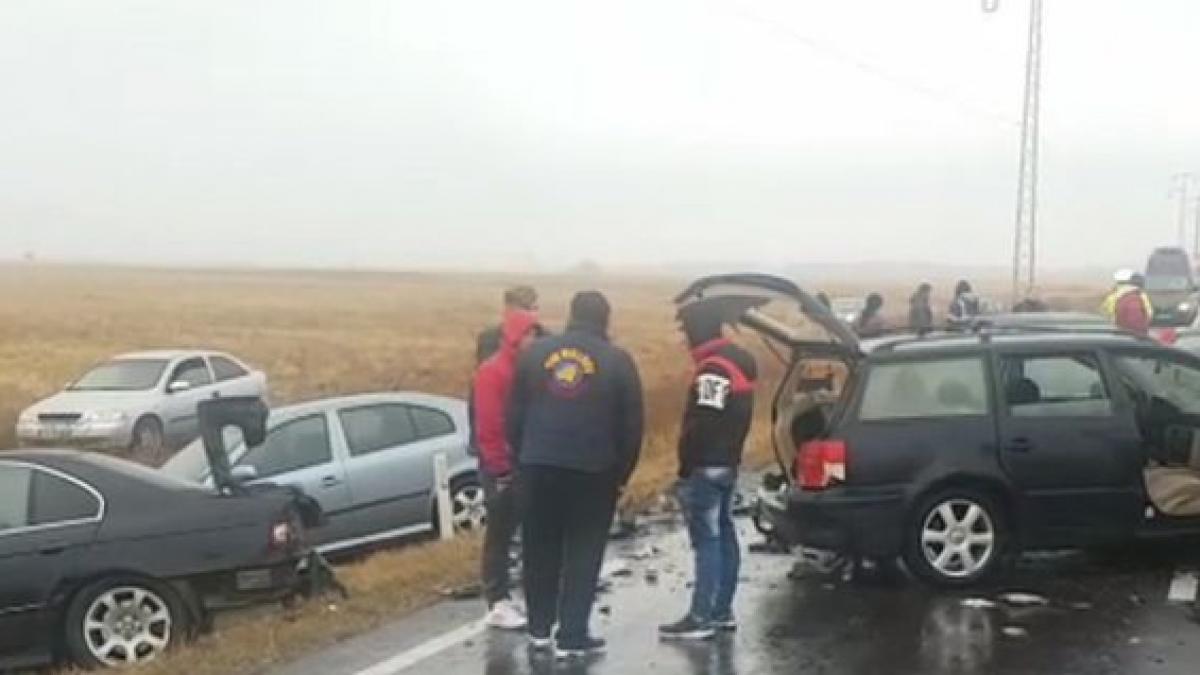 carambol spectaculos pe dn 1 accident in lant cu sapte masini si o ambulanta video