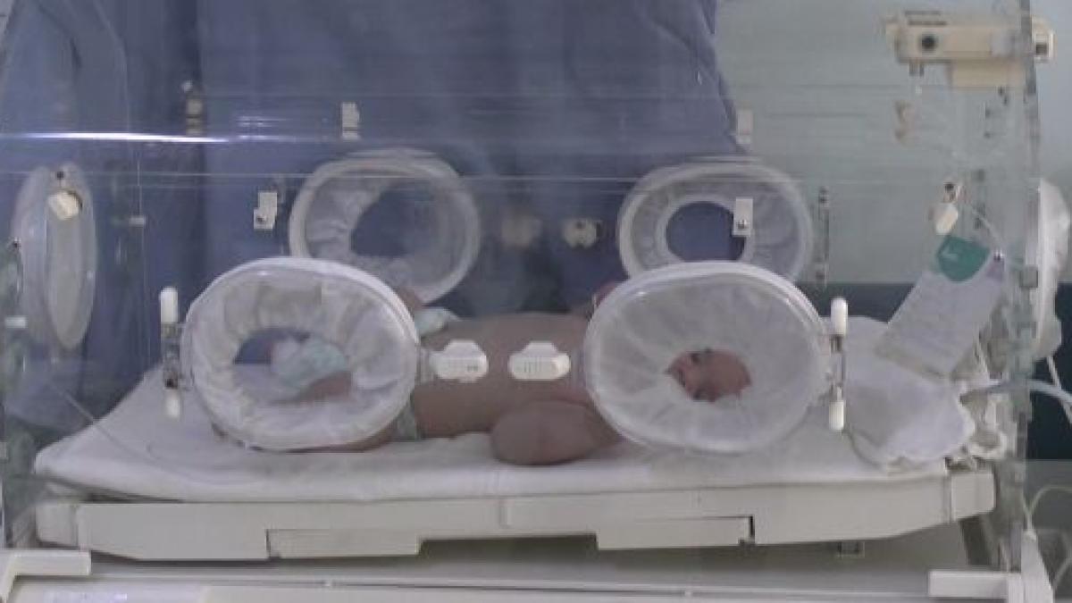 medicii din slatina i au salvat viata bebelusului nascut prematur