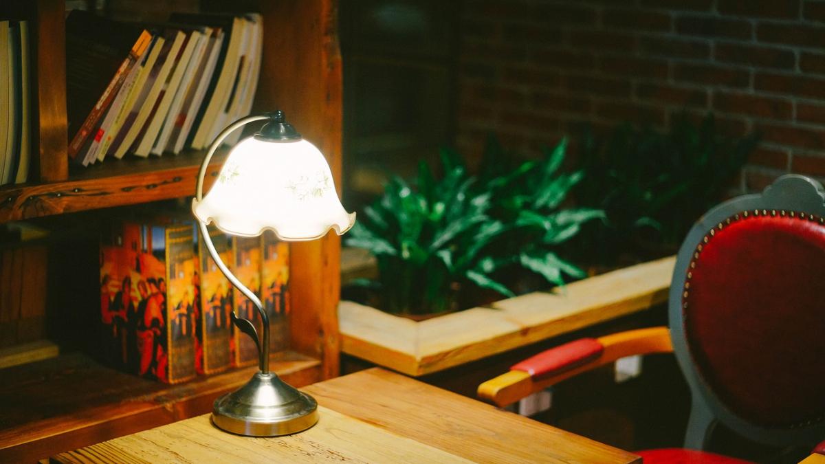 caz neobisnuit in craiova o femeie a murit din cauza unei veioze