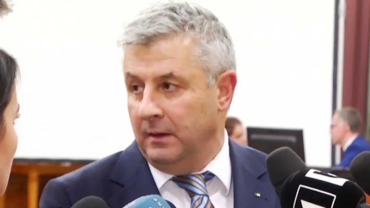 protest in fata locuintei fostului ministru florin iordache