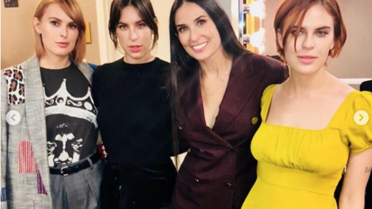 demi moore la 56 de ani 3 casnicii o silueta de balerina si multe operatii estetice e una dintre