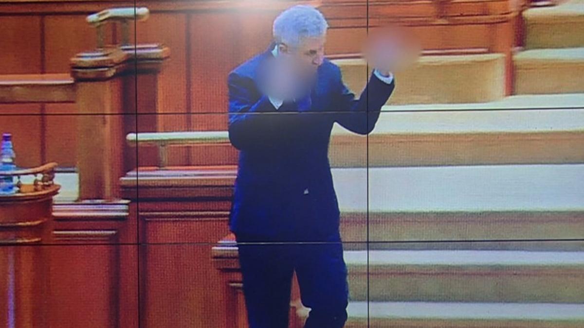 surse liberalii vor solicita sanctionarea lui iordache pentru gestul obscen din parlament