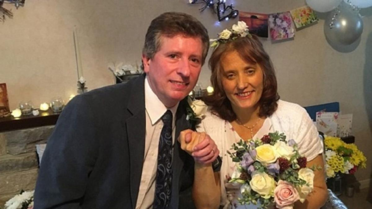 un barbat a carui sotie a murit de cancer transmite un mesaj emotionant catre toate femeile nu