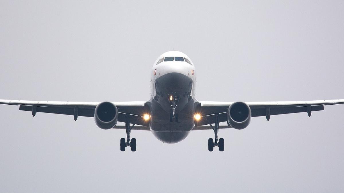 Weather Report. Planes are facing delays for up to 50 minutes 