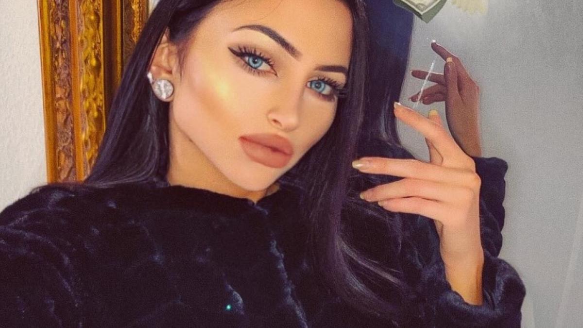 a trait un adevarat cosmar in adolescenta si era nevoita sa spuna mereu ca este bolnava decizia