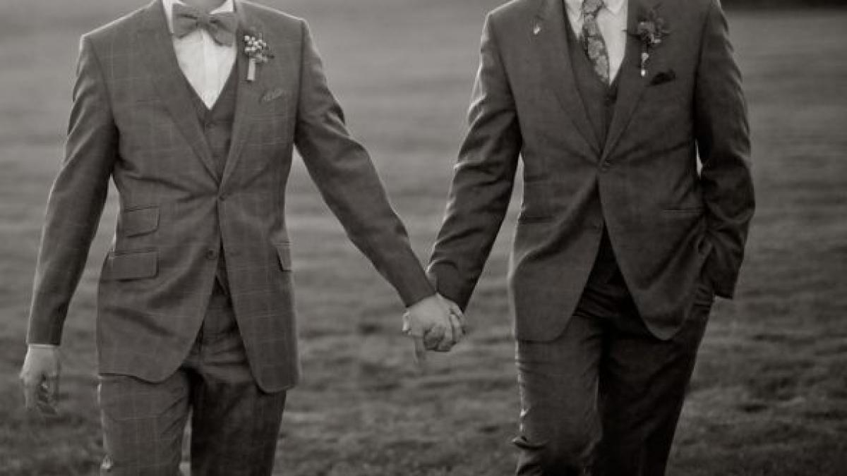 anuntul surprinzator facut de un cunoscut artist pe scena iubitul meu este un cunoscut rapper