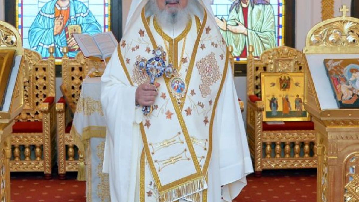patriarhul daniel la intrarea in postul craciunului despre lacomie bogatia vine de la dumnezeu nu