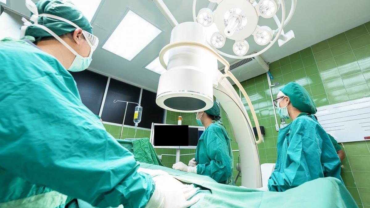 descoperire socanta in interiorul unui ovar al unei tinere de 16 ani medicii nu au mai vazut asa