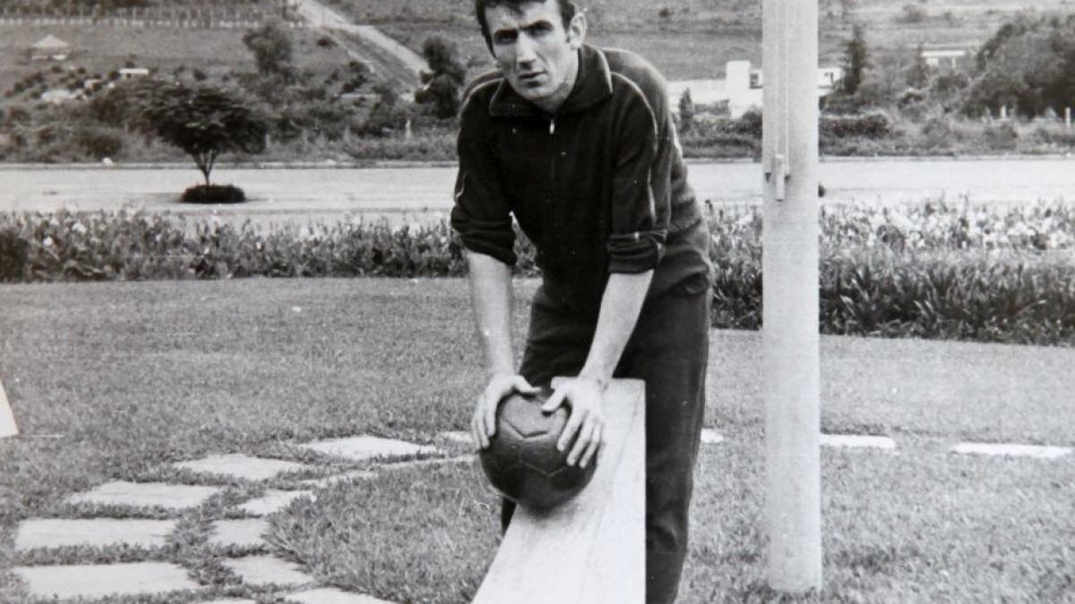 o legenda a fotbalului romanesc a incetat din viata