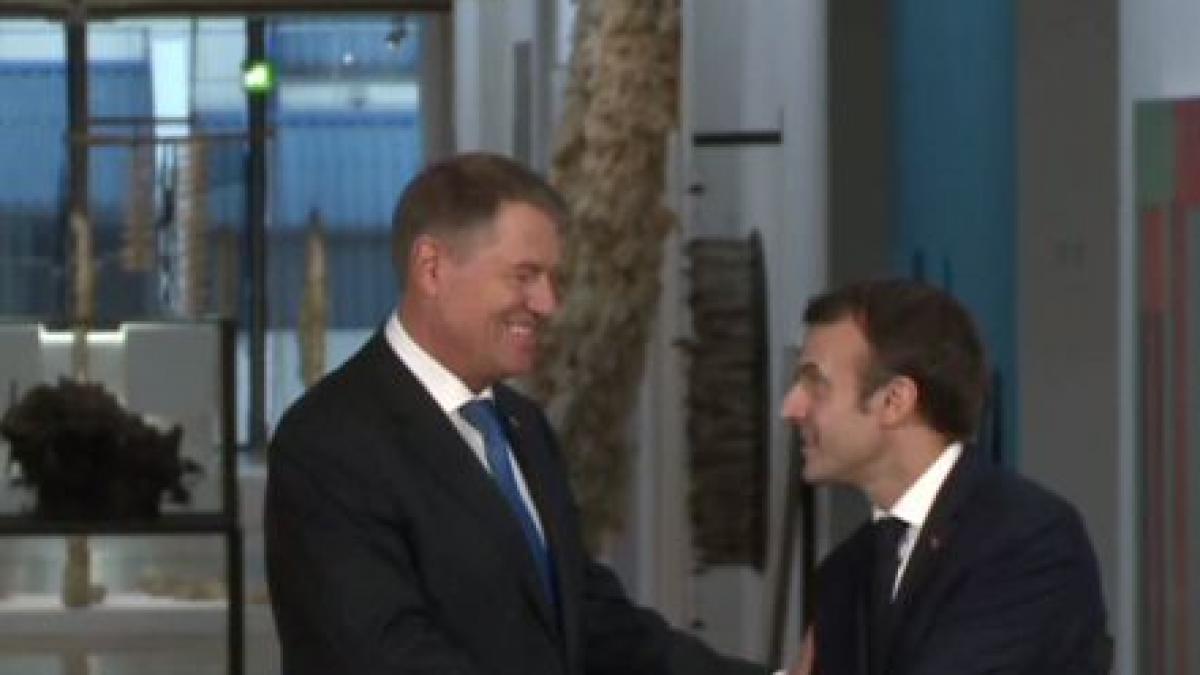 Klaus Iohannis, primit de Emmanuel Macron. Cei doi lideri semnează Parteneriatul Strategic dintre România şi Franţa