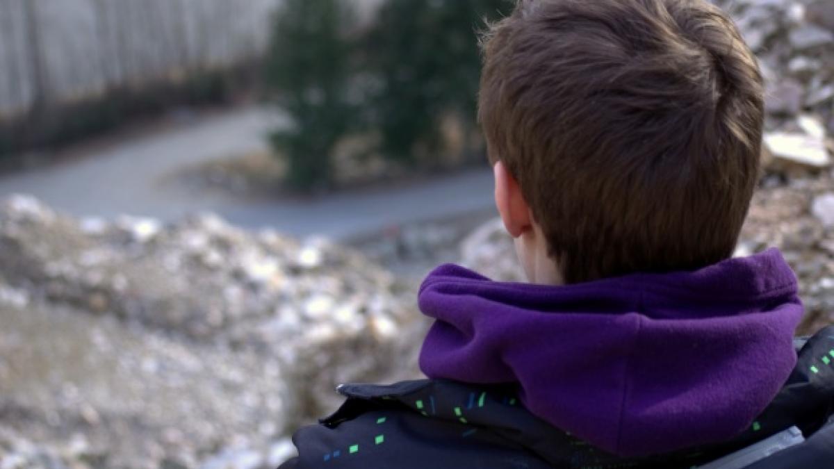 un adolescent a violat si ucis o eleva de 14 ani inainte de a face amor cu cadavrul ei