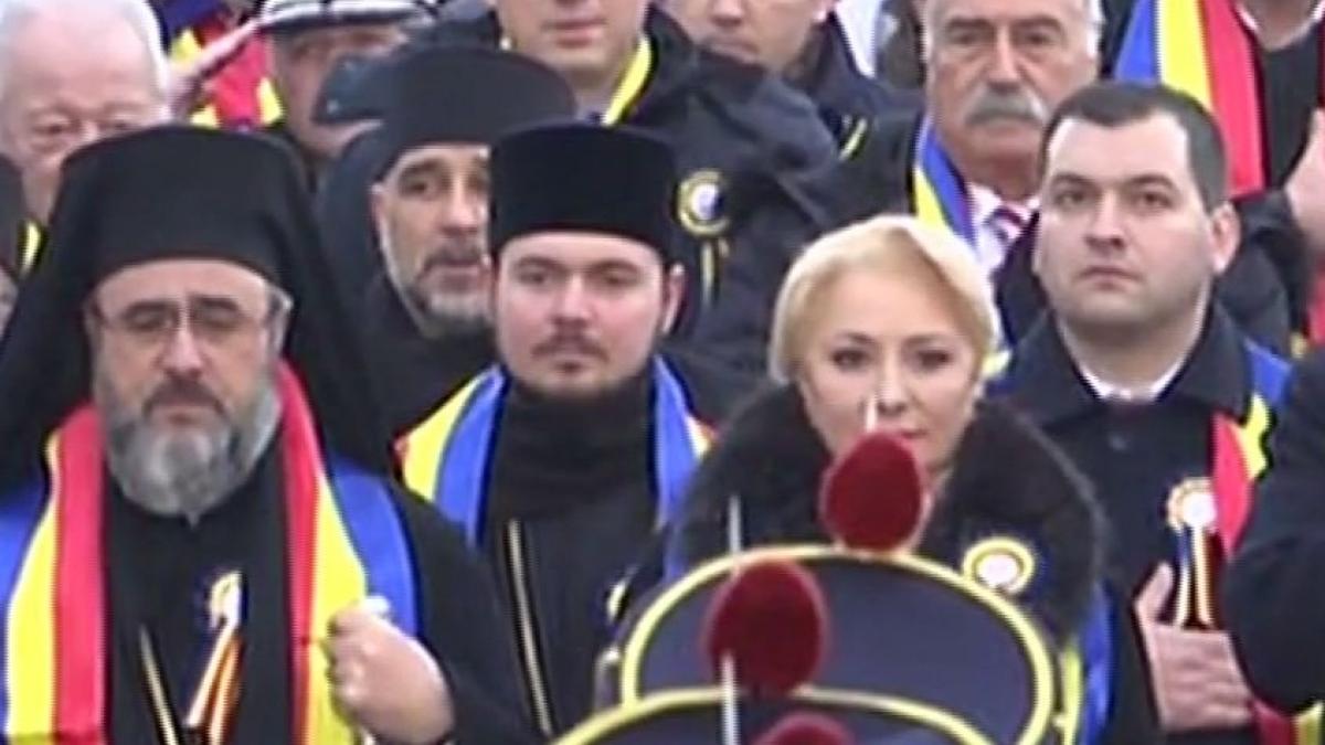 parada militara de 1 decembrie incepe la focsani viorica dancila prezenta la eveniment