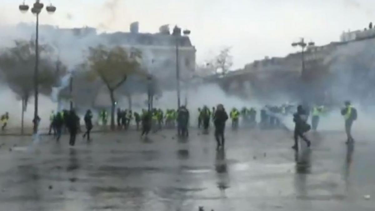 reuniune de urgenta convocata de presedintele frantei in urma violentelor din paris ministrul de