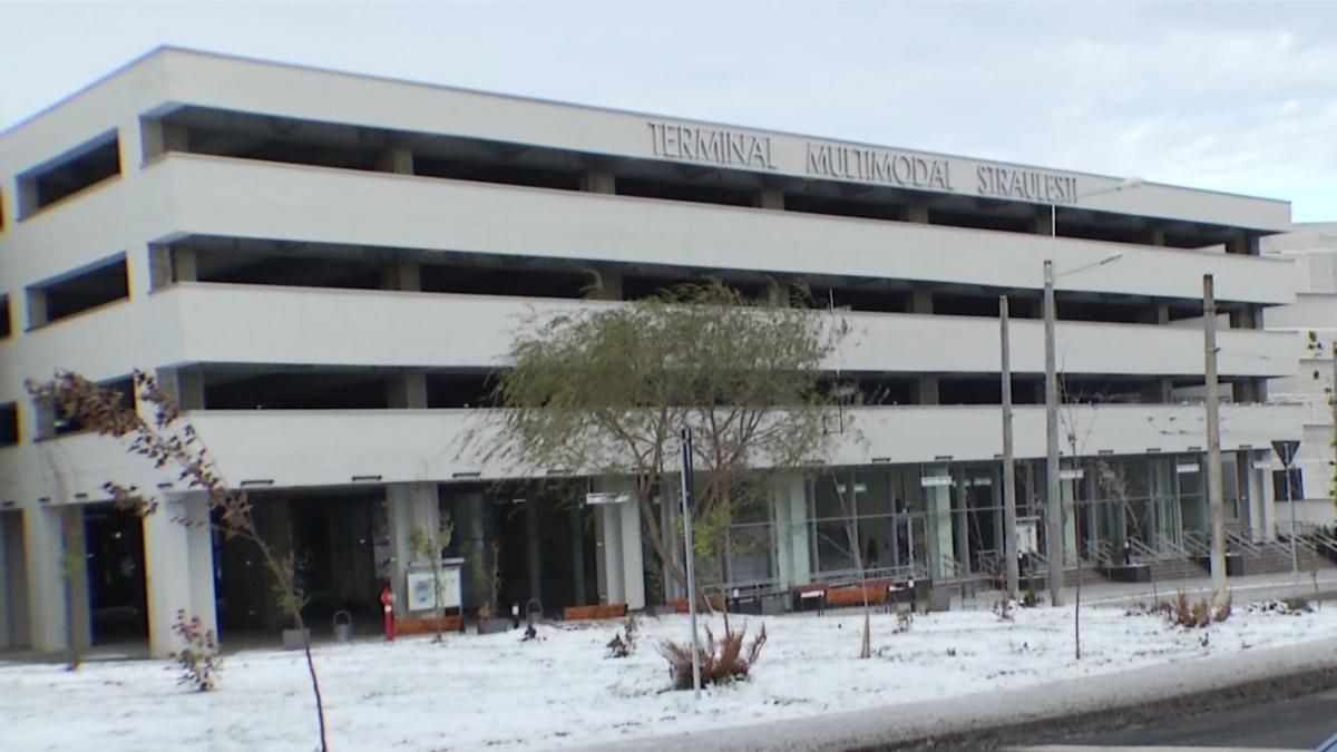 parcarea de 35 de milioane de euro din capitala sta goala soferii nu vor sa plateasca tariful de 1